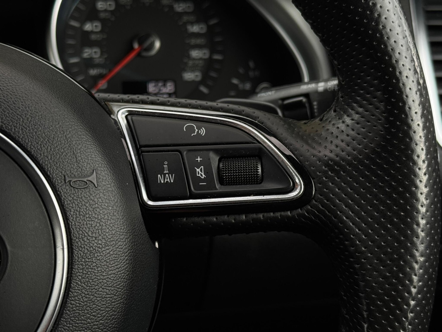 Used Audi Q7 2014 for sale - 76388280: Photo 37