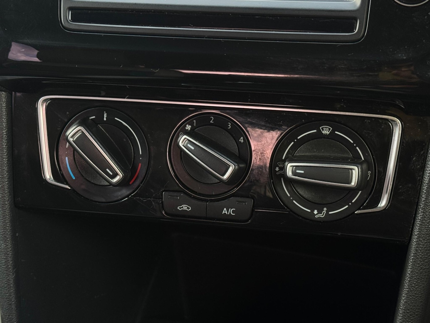 Used Volkswagen Polo 2014 for sale - 76926318: Photo 59