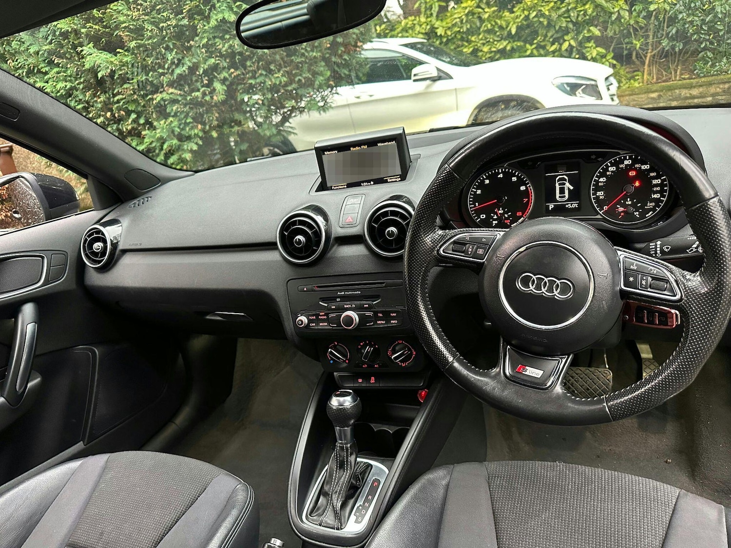 Used Audi A1 2011 for sale - 77163290: Photo 5