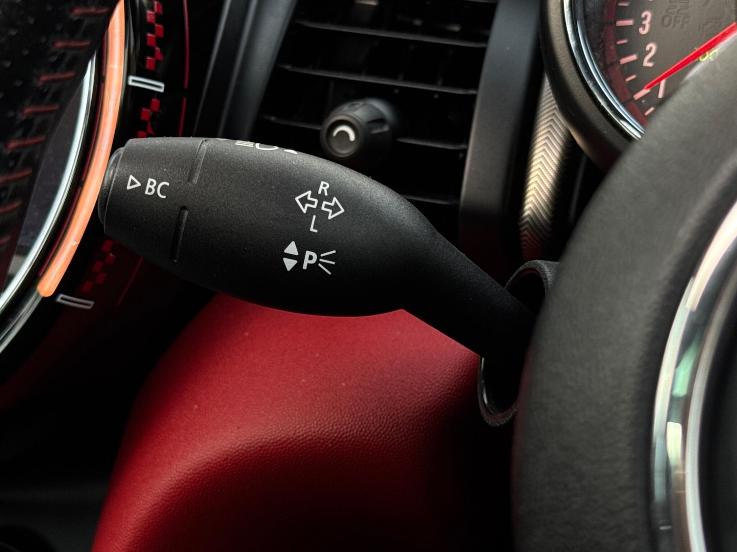 Used MINI Hatch 2015 for sale - 76765546: Photo 32