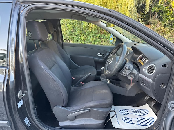 Used Renault Clio 2009 for sale - 76137129: Photo 18
