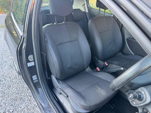 Used Renault Clio 2009 for sale - 76137129: Photo 21