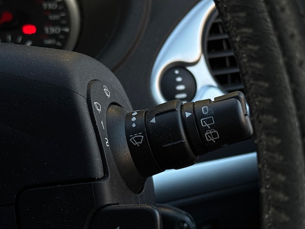 Used Renault Clio 2009 for sale - 76137129: Photo 31