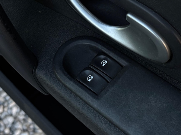 Used Renault Clio 2009 for sale - 76137129: Photo 45