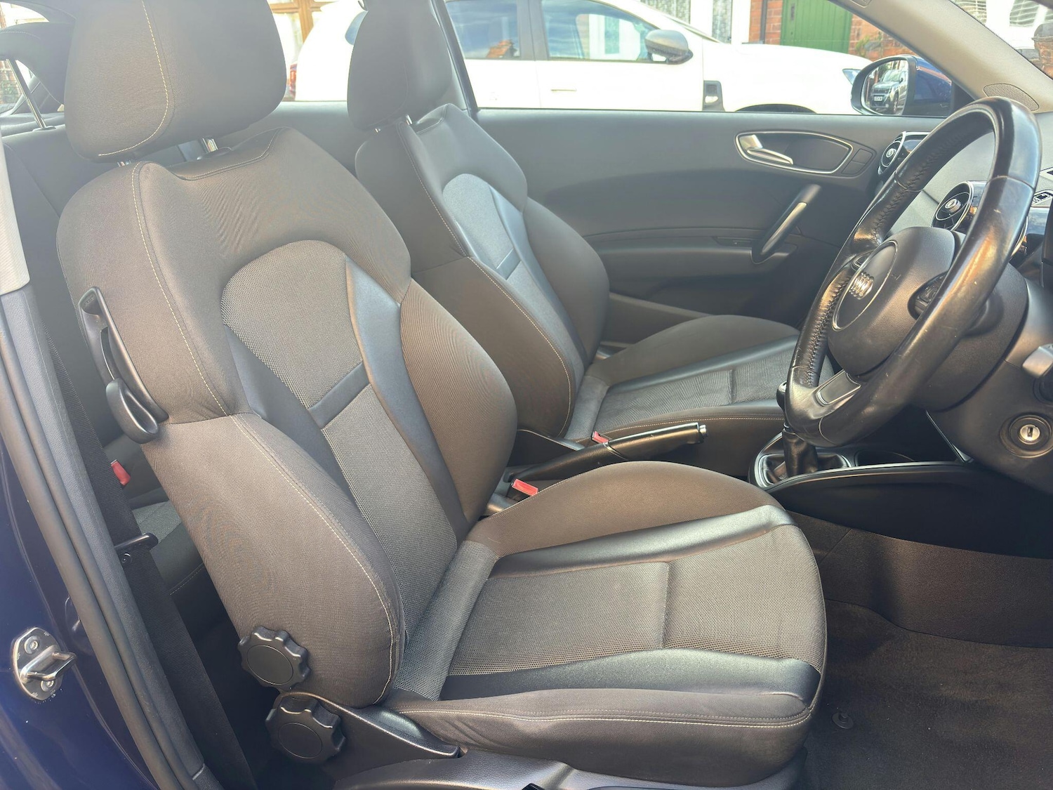 Used Audi A1 2011 for sale - 76771695: Photo 5