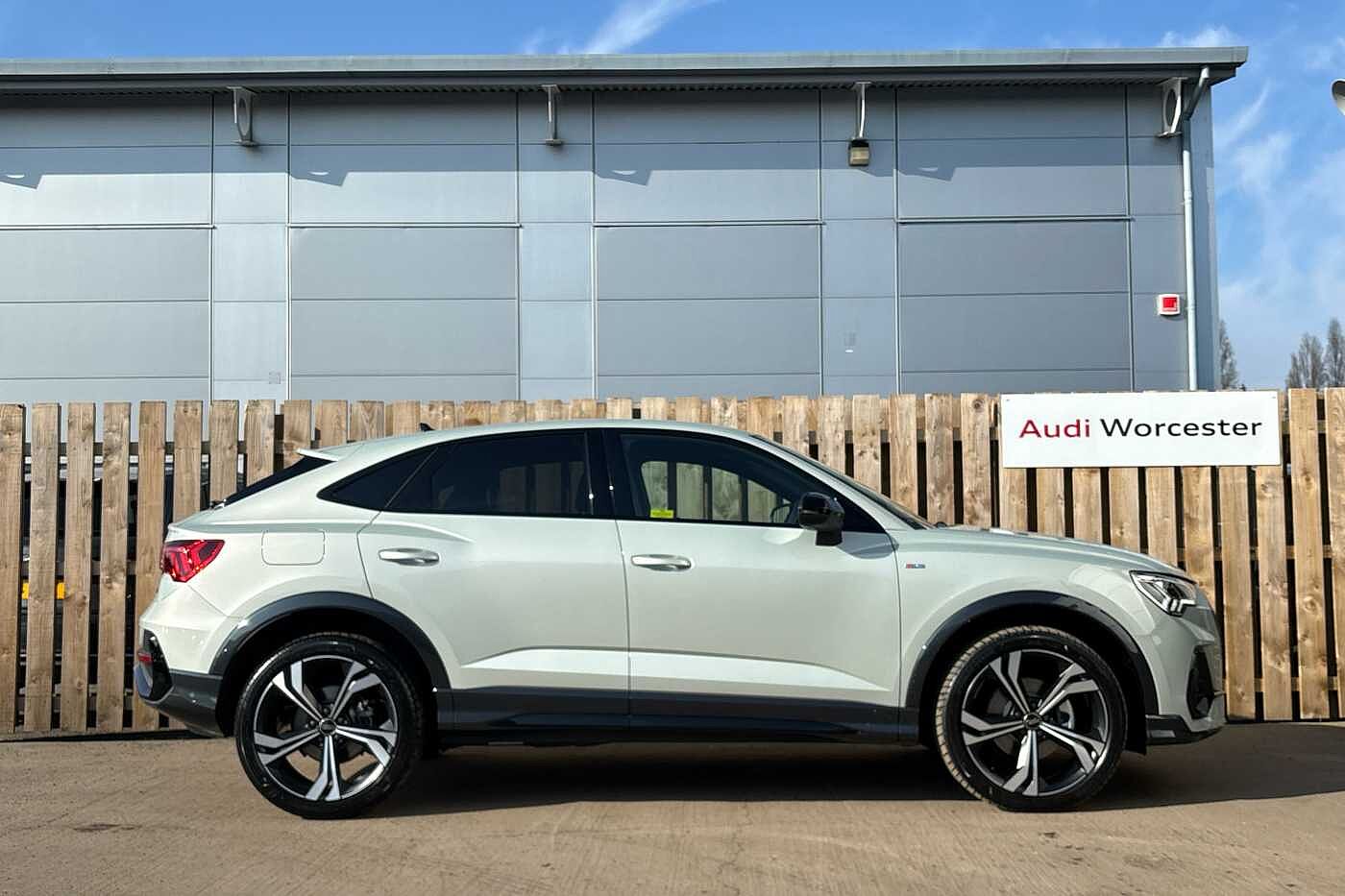 Used Audi Q3 2025 for sale - 76111534: Photo 4
