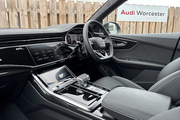 Used Audi Q8 2025 for sale - 76228866: Photo 2