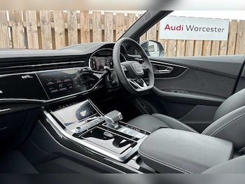 Used Audi Q8 2025 for sale - 76228866: Photo 2