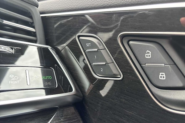 Used Audi Q8 2025 for sale - 76228866: Photo 30