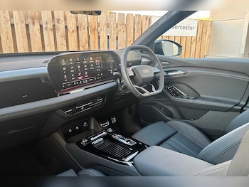 Used Audi Q6 e-tron 2024 for sale - 76111434: Photo