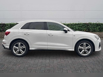 Used Audi Q3 2020 for sale - 77413045: Photo