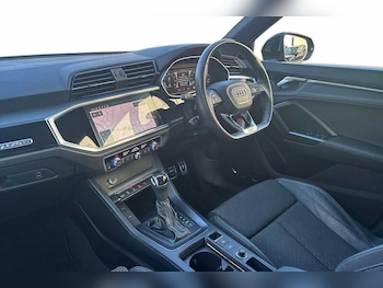 Used Audi Q3 2021 for sale - 76800596: Photo