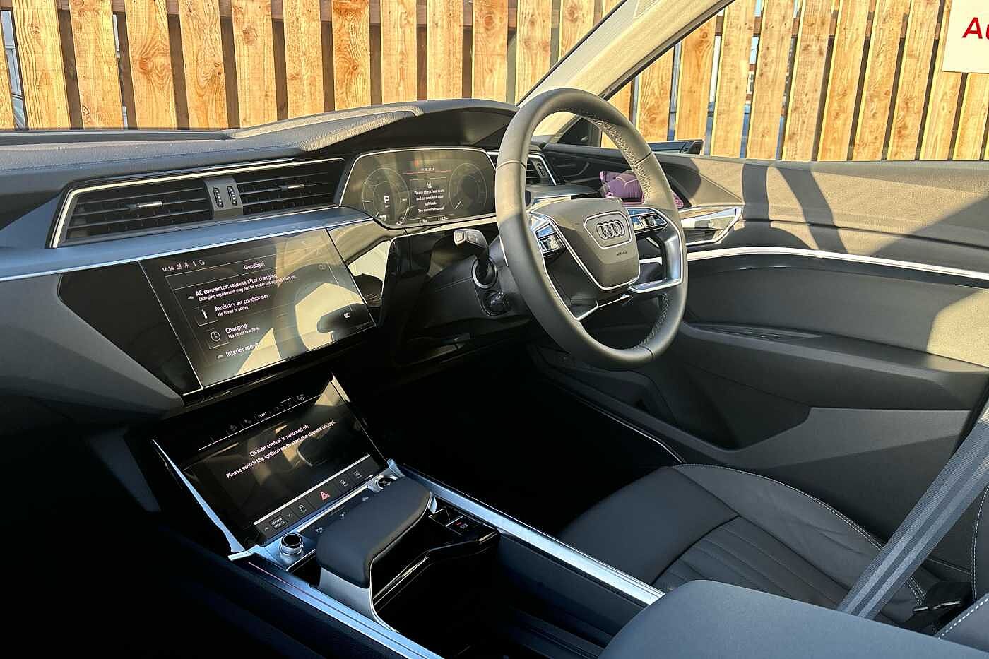 Used Audi Q8 e-tron 2024 for sale - 76111390: Photo 2