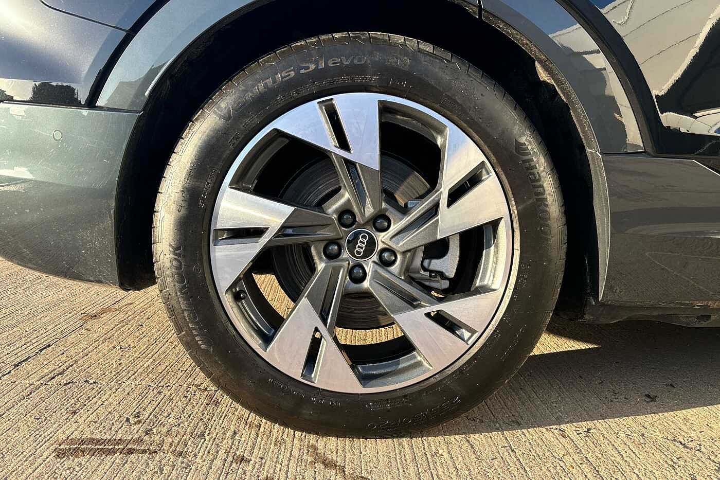 Used Audi Q8 e-tron 2024 for sale - 76111390: Photo 5
