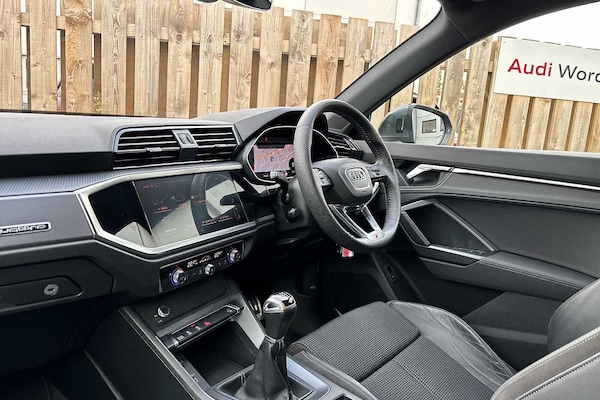 Used Audi Q3 2020 for sale - 76216704: Photo 2