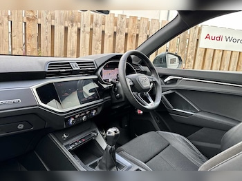 Used Audi Q3 2020 for sale - 76216704: Photo 2