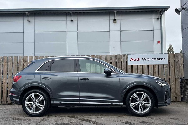 Used Audi Q3 2020 for sale - 76216704: Photo 4
