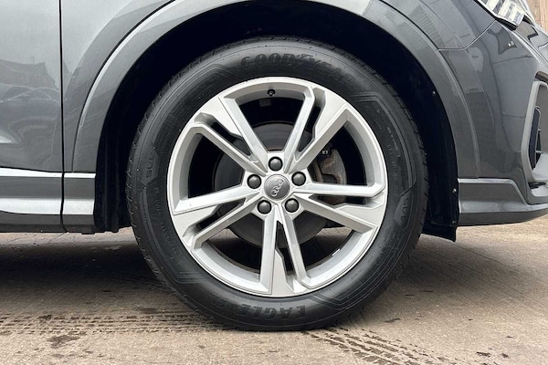 Used Audi Q3 2020 for sale - 76216704: Photo 5