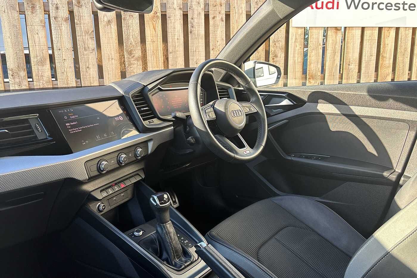 Used Audi A1 2023 for sale - 76111357: Photo 2