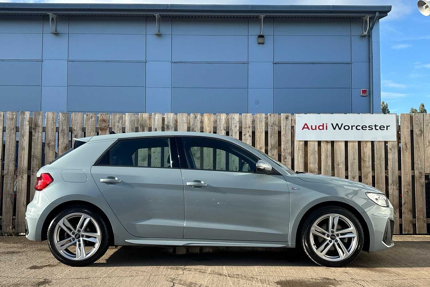 Used Audi A1 2023 for sale - 76111357: Photo 4