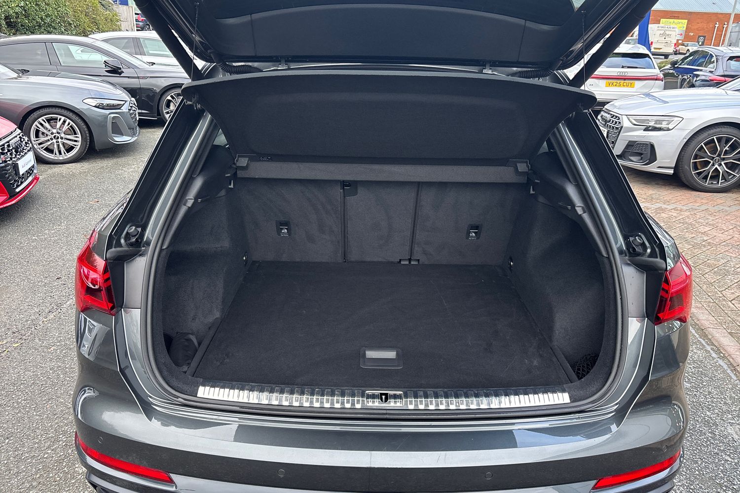 Used Audi Q3 2019 for sale - 77268864: Photo 10