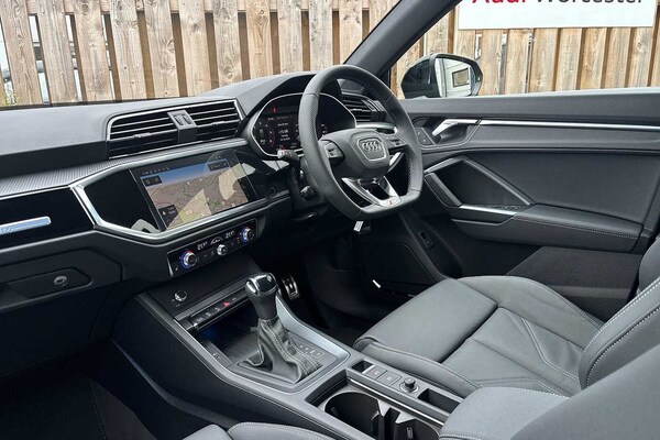 Used Audi Q3 2025 for sale - 76261193: Photo 2
