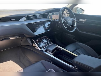 Used Audi Q8 e-tron 2023 for sale - 79375468: Photo