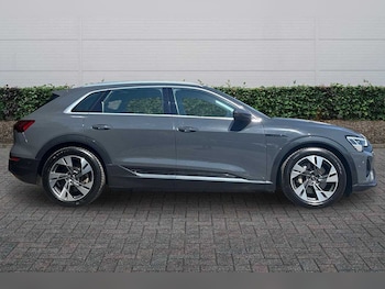 Used Audi Q8 e-tron 2023 for sale - 79375468: Photo