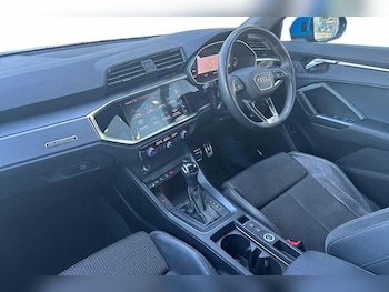 Used Audi Q3 2018 for sale - 77855178: Photo