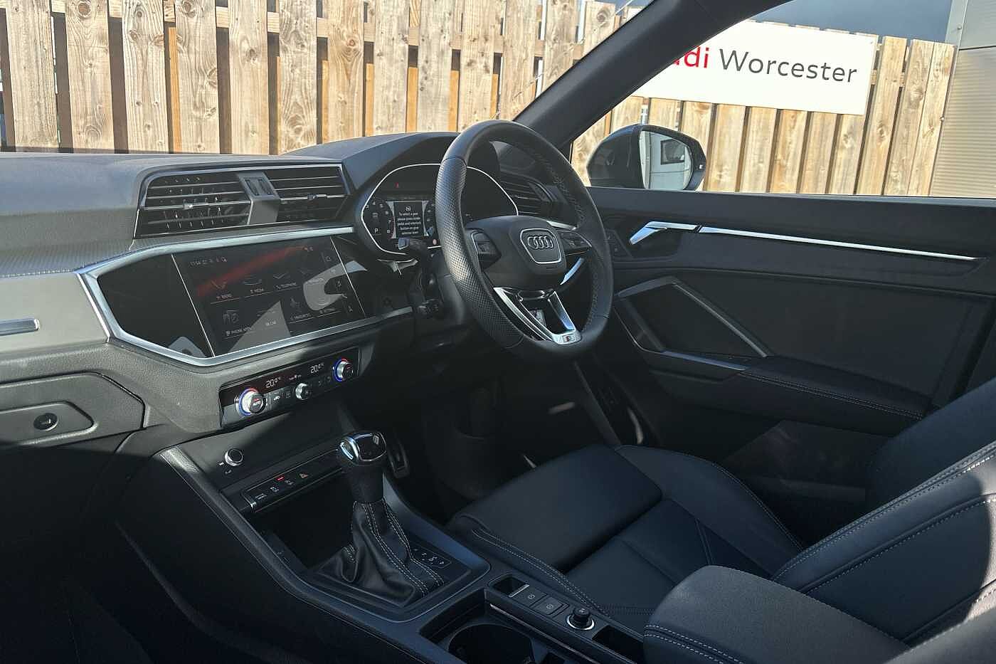 Used Audi Q3 2024 for sale - 76458646: Photo 2