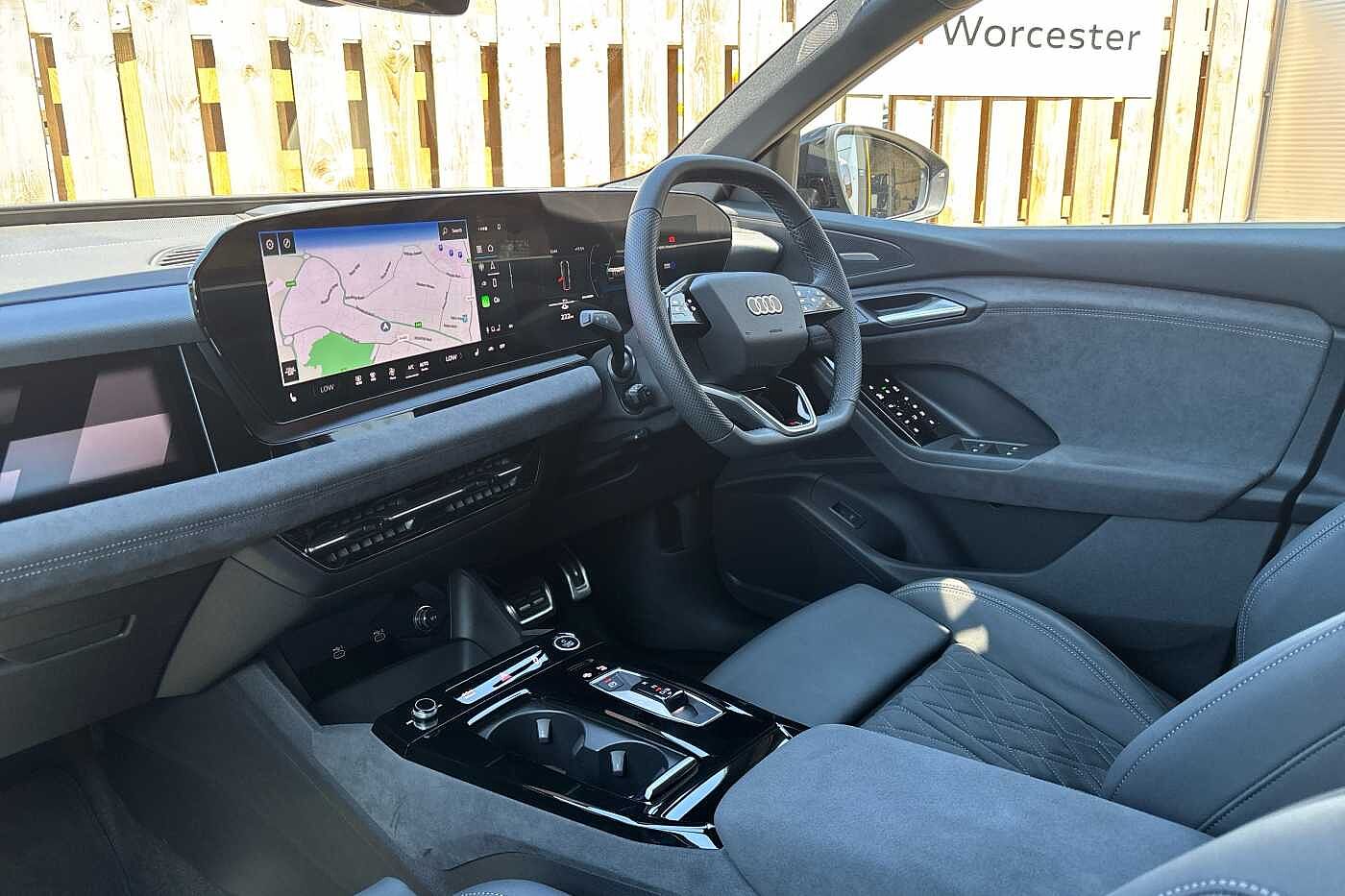 Used Audi Q6 e-tron 2025 for sale - 77177363: Photo 2