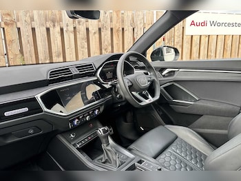 Used Audi Q3 2023 for sale - 76372339: Photo