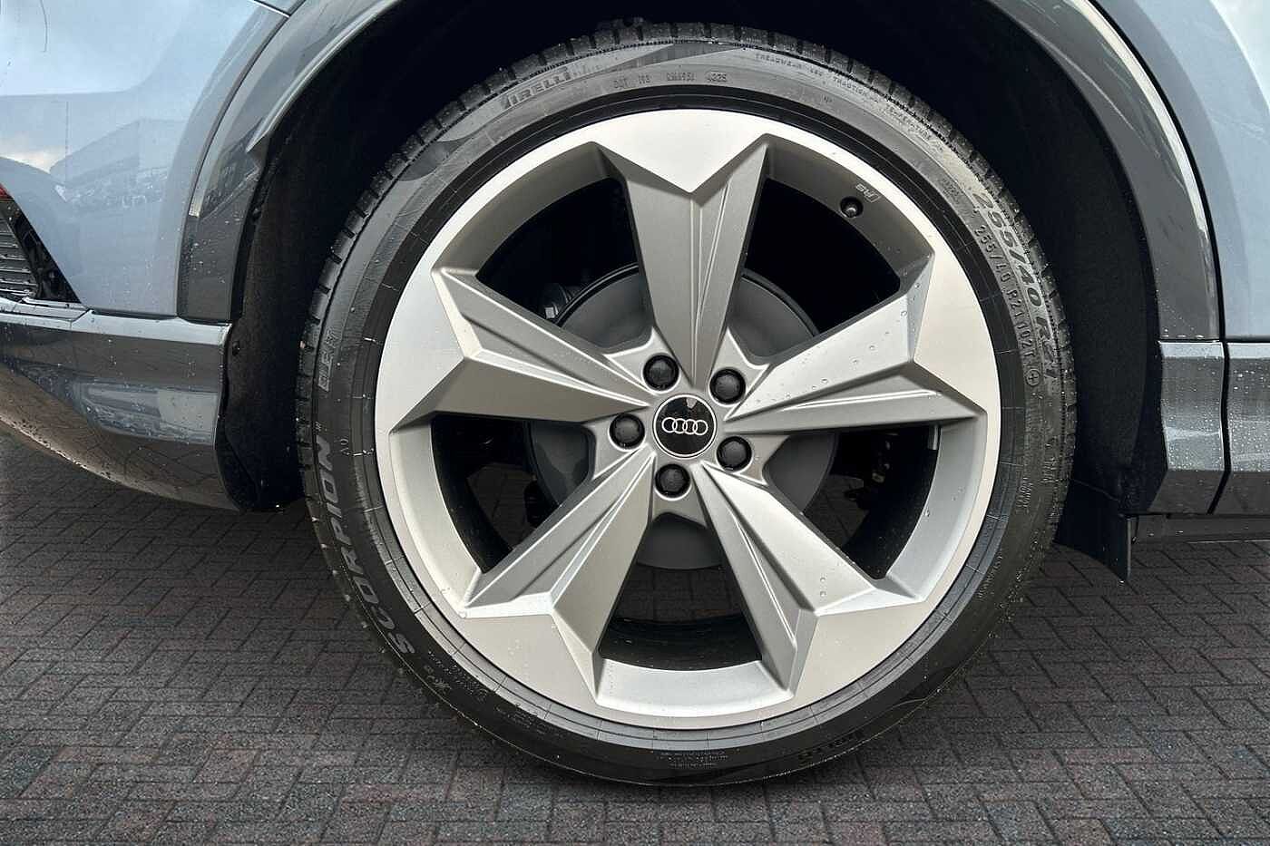 Used Audi Q4 e-tron 2025 for sale - 77176896: Photo 5