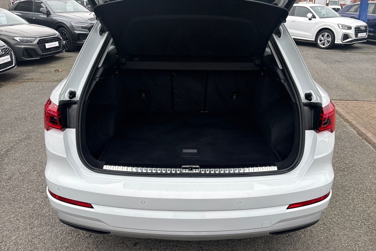 Used Audi Q3 2020 for sale - 77785605: Photo 10