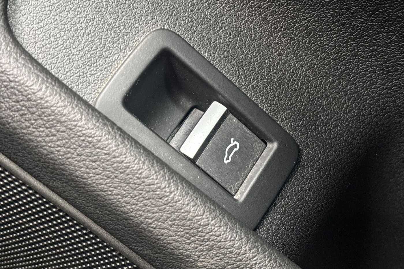 Used Audi A4 2019 for sale - 77725000: Photo 24