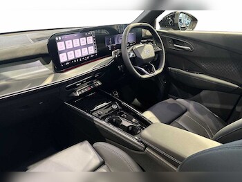 Used Audi Q3 2025 for sale - 77013653: Photo