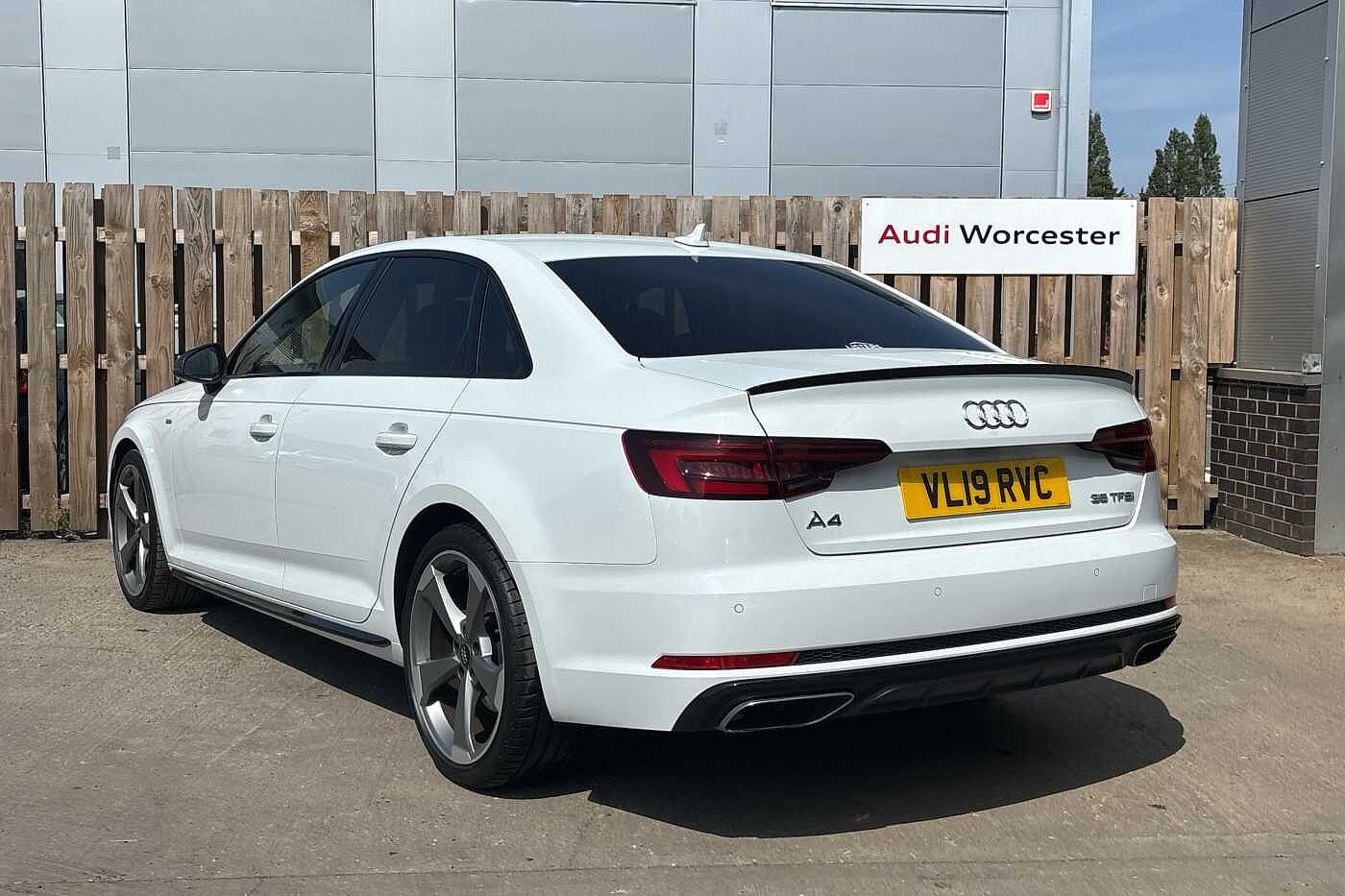 Used Audi A4 2019 for sale - 76111128: Photo 3