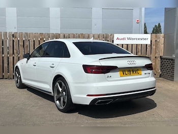 Used Audi A4 2019 for sale - 76111128: Photo