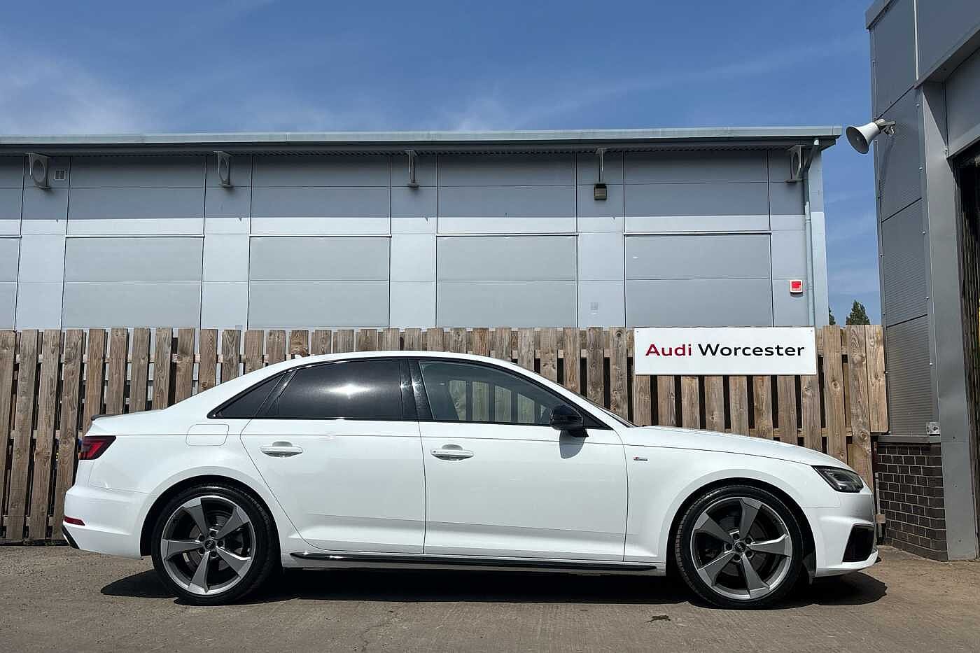 Used Audi A4 2019 for sale - 76111128: Photo 4
