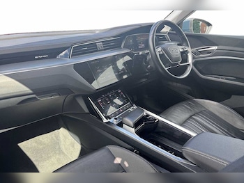 Used Audi Q8 e-tron 2023 for sale - 78868066: Photo