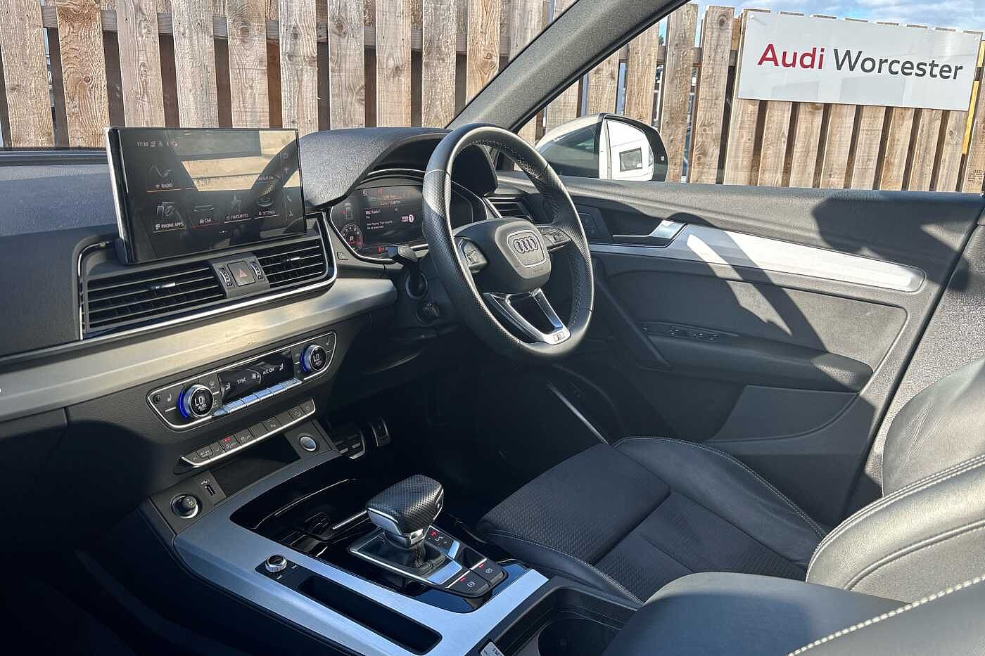 Used Audi Q5 2023 for sale - 76111405: Photo 2
