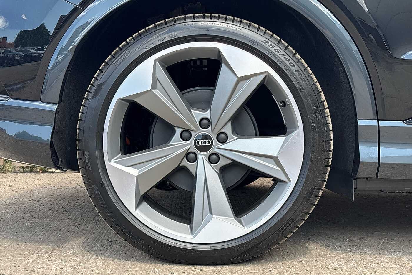 Used Audi Q4 e-tron 2025 for sale - 76111015: Photo 5