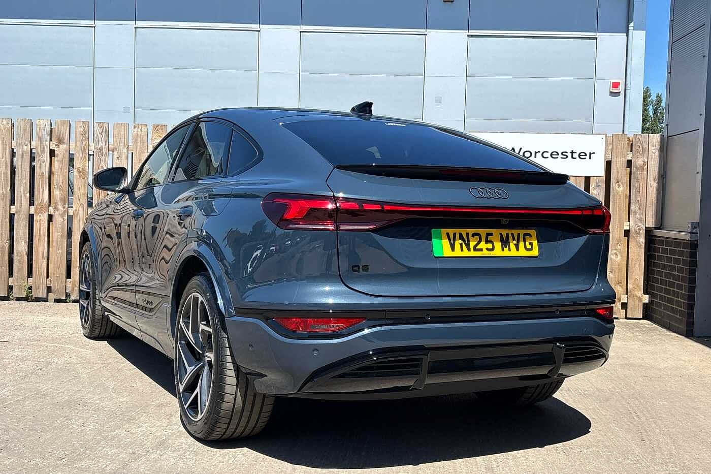 Used Audi Q6 e-tron 2025 for sale - 76110555: Photo 3