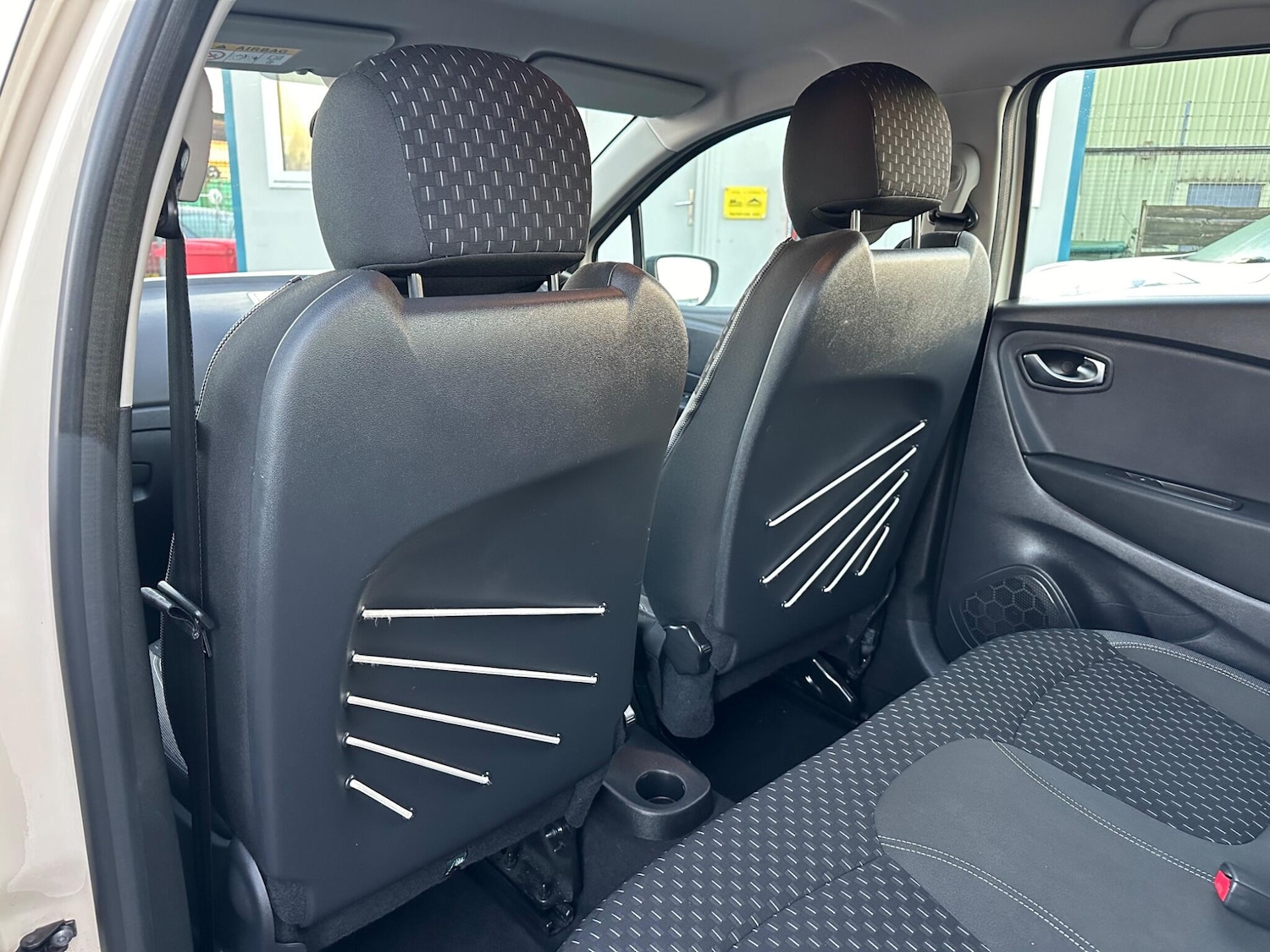 Used Renault Captur 2018 for sale - 76765877: Photo 14