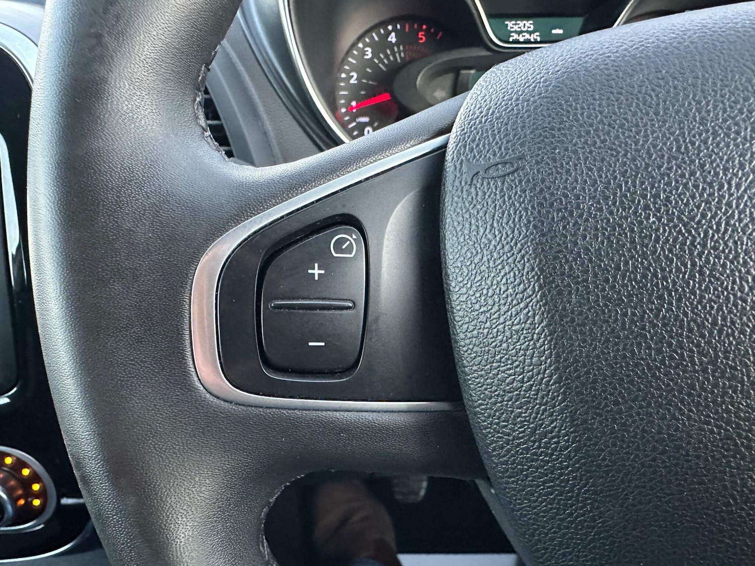 Used Renault Captur 2018 for sale - 76765877: Photo 20