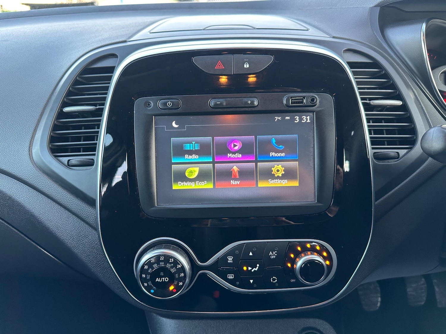 Used Renault Captur 2018 for sale - 76765877: Photo 24