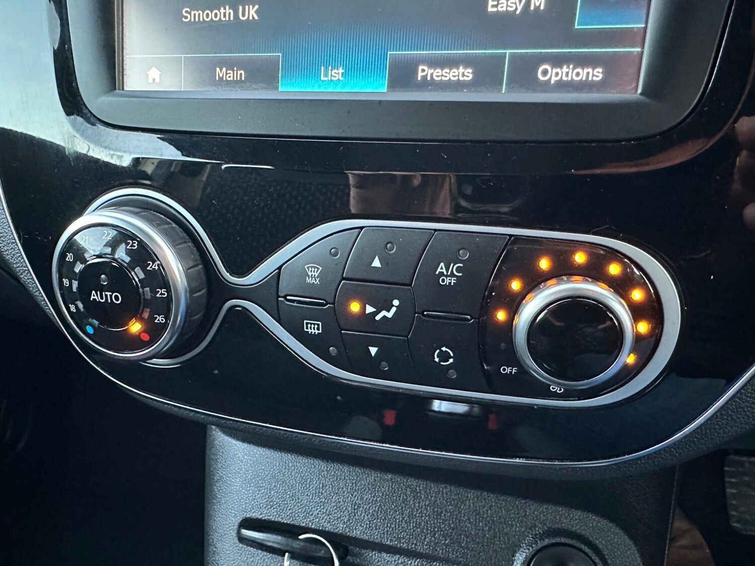 Used Renault Captur 2018 for sale - 76765877: Photo 40