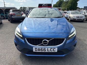 Used Volvo V40 2016 for sale - 79303865: Photo