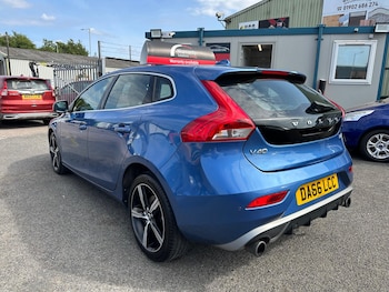 Used Volvo V40 2016 for sale - 79303865: Photo