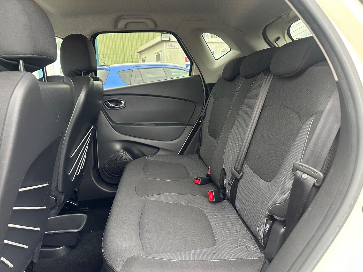 Used Renault Captur 2016 for sale - 76348731: Photo 15